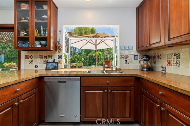 11928 Vista De Cerros Drive, Moreno Valley CA: https://media.crmls.org/medias/9c82fe30-1428-4641-a78d-5bb326d273d6.jpg