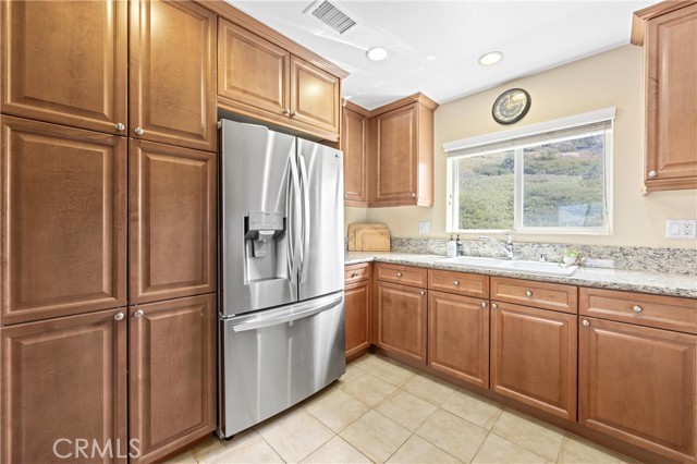 Image 4 of 31 For 2802 Green River Road 101