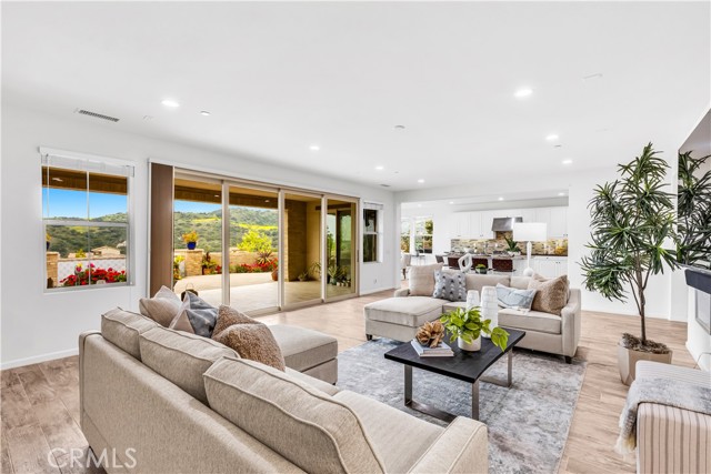 35 Cantar Street, Rancho Mission Viejo CA: https://media.crmls.org/medias/9c84ca1b-308e-4d6f-9a3a-37beaa502b94.jpg