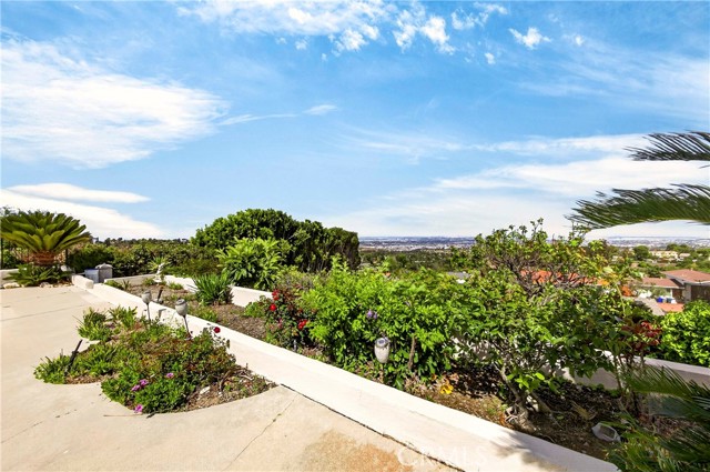 27402 Larchbluff, Rancho Palos Verdes, California 90275, 5 Bedrooms Bedrooms, ,3 BathroomsBathrooms,Residential,For Sale,Larchbluff,SB26077169