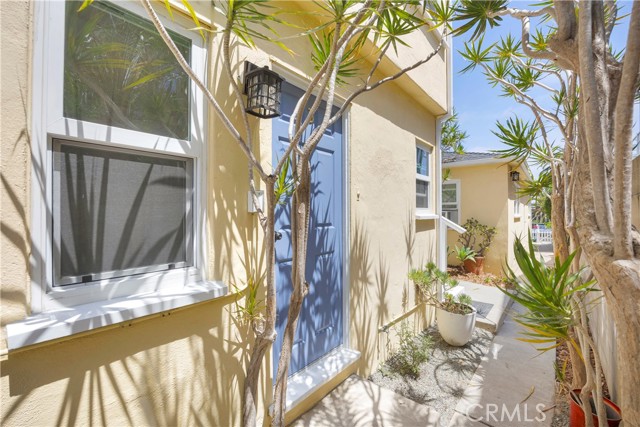 220 Cliff Drive, Laguna Beach CA: https://media.crmls.org/medias/9c85f3be-0560-430b-86e3-2957effec247.jpg
