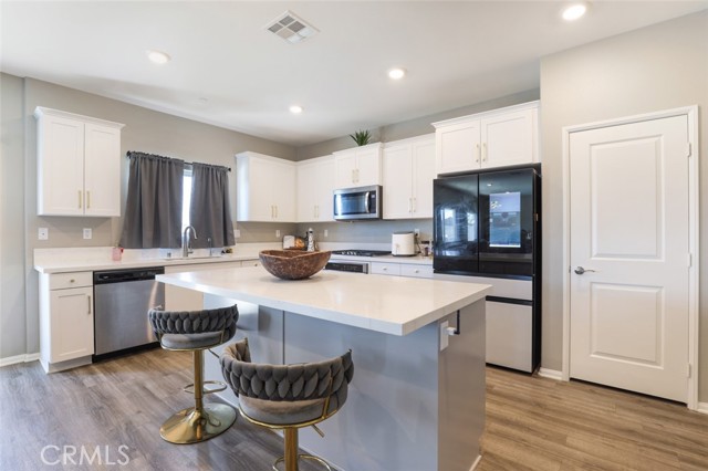 Detail Gallery Image 4 of 38 For 28307 Memory, Winchester,  CA 92596 - 4 Beds | 3/1 Baths