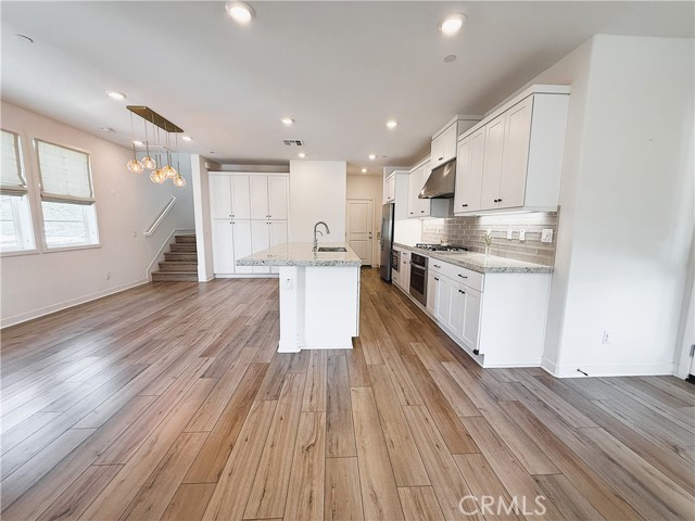 Detail Gallery Image 3 of 33 For 27078 Painted Sky Way, Valencia,  CA 91381 - 3 Beds | 2 Baths