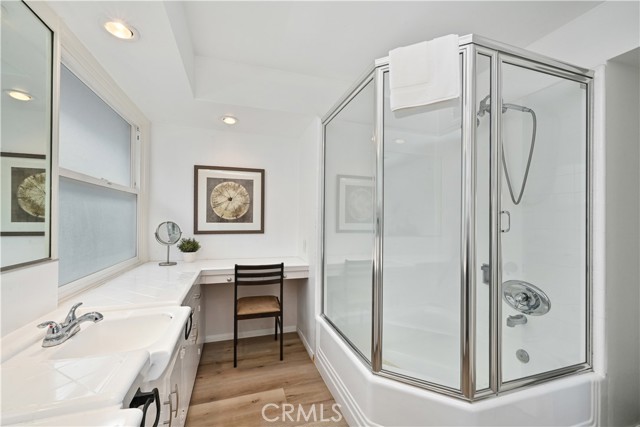 Detail Gallery Image 10 of 17 For 121 E Bay Front, Newport Beach,  CA 92662 - 3 Beds | 2 Baths