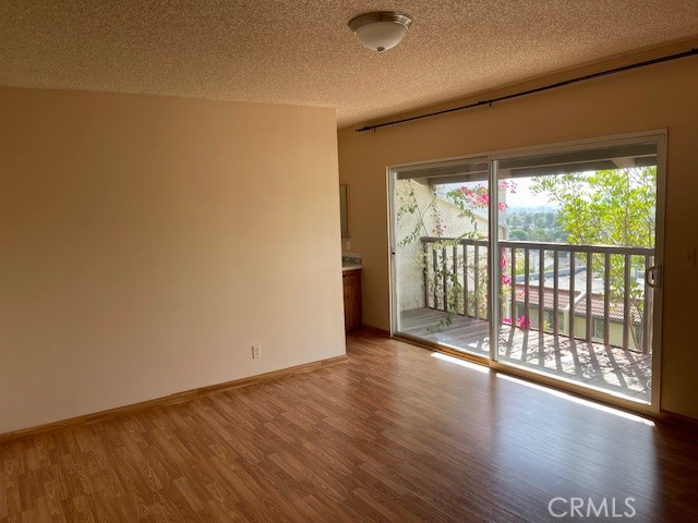 7727 Via Capri, Burbank CA: https://media.crmls.org/medias/9c87686c-00f3-444b-9f24-2f237cdf366d.jpg