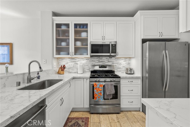 Detail Gallery Image 8 of 30 For 17823 Poplar Court, Carson,  CA 90746 - 3 Beds | 3 Baths