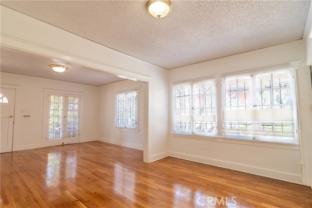 890 Worcester Avenue, Pasadena CA: https://media.crmls.org/medias/9c88263c-d277-4943-9f57-17dcff183d26.jpg