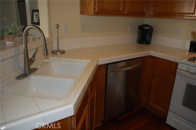 Detail Gallery Image 10 of 32 For 30451 Pelican a,  Murrieta,  CA 92563 - 2 Beds | 2 Baths