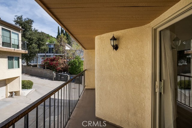 Detail Gallery Image 19 of 44 For 1881 Alpha Rd #3,  Glendale,  CA 91208 - 3 Beds | 2/1 Baths