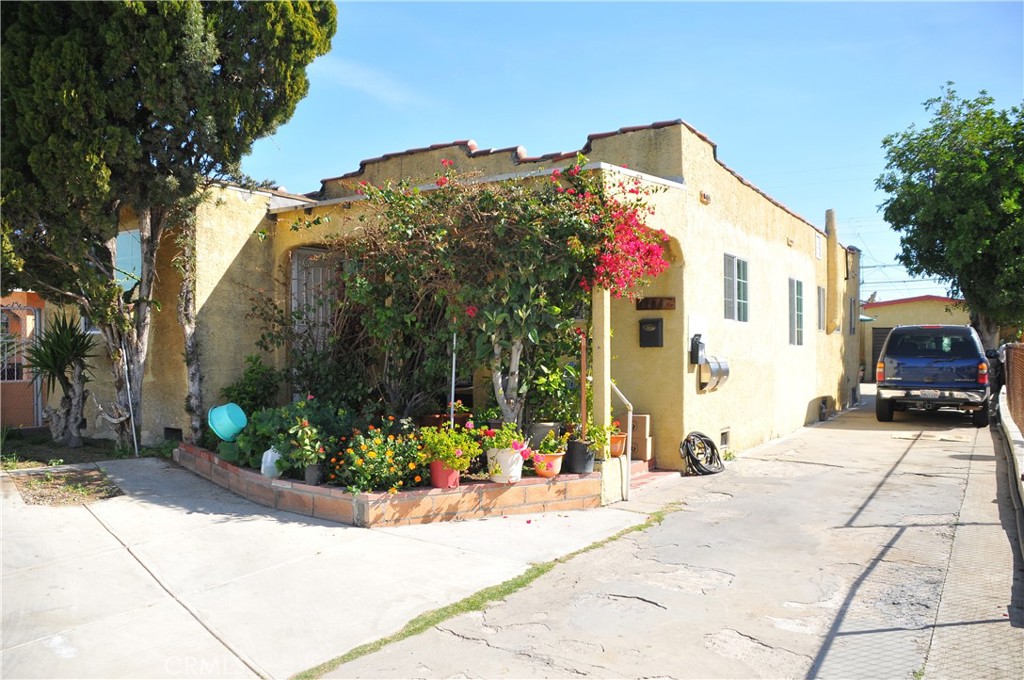 1104 Clela Avenue, East Los Angeles, CA 90022