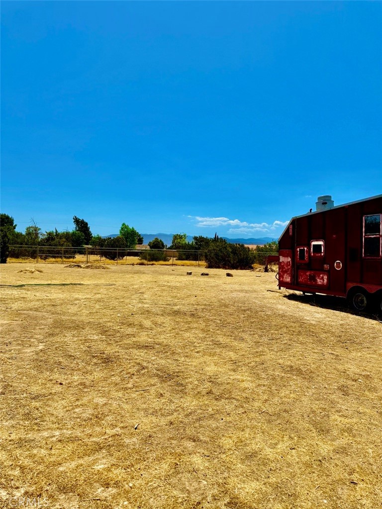 https://media.crmls.org/medias/9c895026-83b2-4570-8fe8-c12232d98d9b.jpg?preset=X-Large