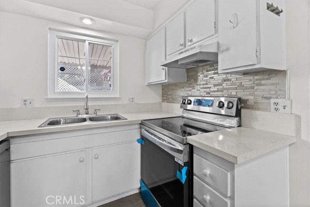 Detail Gallery Image 9 of 16 For 19868 Berkshire, Huntington Beach,  CA 92646 - 2 Beds | 1/1 Baths