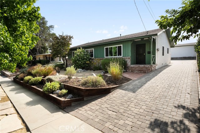 Detail Gallery Image 1 of 31 For 11008 Quill Ave, Sunland,  CA 91040 - 4 Beds | 2 Baths