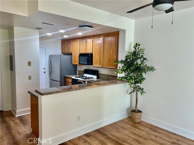 Detail Gallery Image 10 of 38 For 29581 Cara Way, Temecula,  CA 92591 - 2 Beds | 2/1 Baths