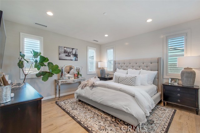 9c8b589f C440 4151 8c7c 6ce2ec28a975