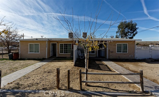 19288 3rd, Oro Grande CA: https://media.crmls.org/medias/9c8c98a3-7a4d-494e-babf-753c518ddb55.jpg