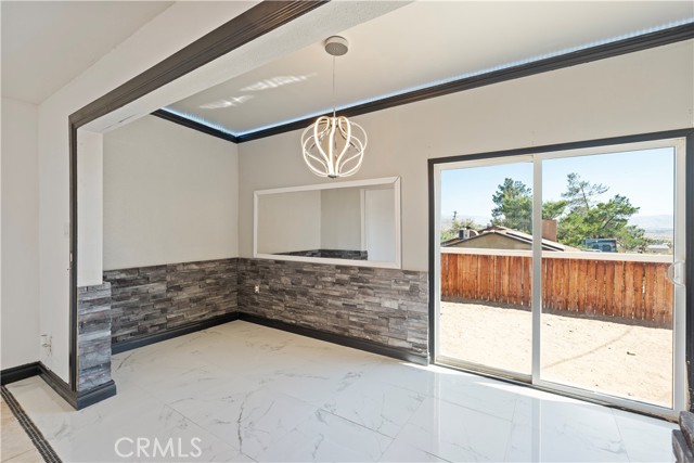 Detail Gallery Image 11 of 45 For 23859 South Rd, Apple Valley,  CA 92307 - 4 Beds | 2 Baths