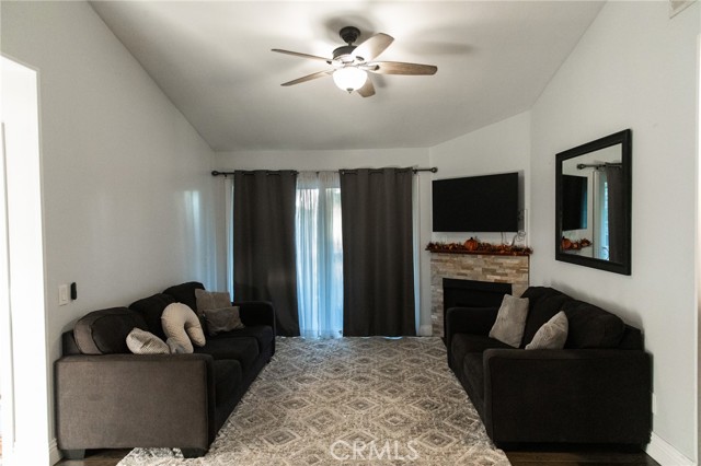 Detail Gallery Image 5 of 30 For 6237 Hartford Rd #176,  Yorba Linda,  CA 92887 - 3 Beds | 2 Baths