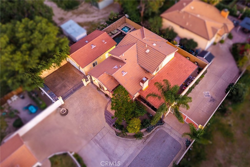 https://media.crmls.org/medias/9c8d4f65-04e2-4dc9-ae10-d3579abd99ca.jpg?preset=X-Large