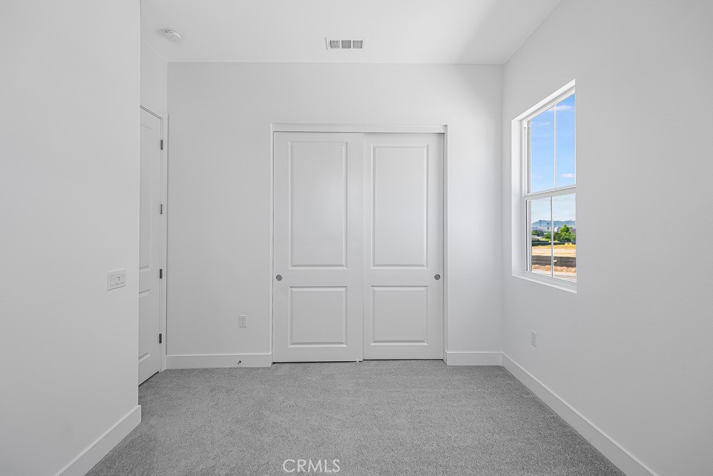 https://media.crmls.org/medias/9c8d7105-14e6-4bb3-b11e-575b56bc9a28.jpg?preset=X-Large