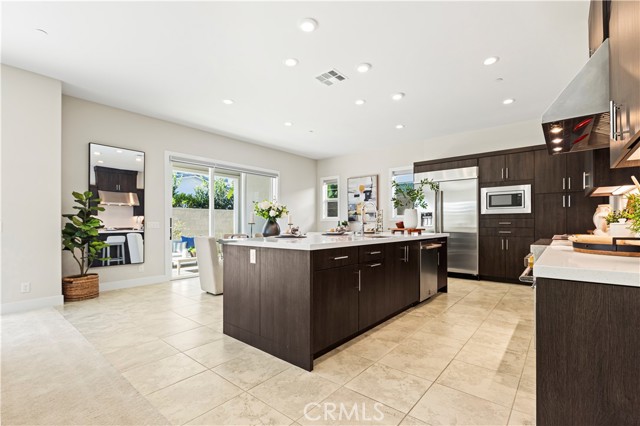 Detail Gallery Image 11 of 42 For 161 Walworth, Lake Forest,  CA 92630 - 5 Beds | 5 Baths