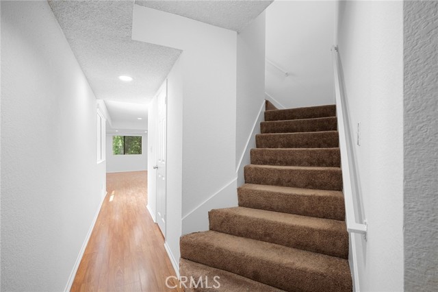 3105 Montrose Avenue # 10, La Crescenta, California 91214, 2 Bedrooms Bedrooms, ,2 BathroomsBathrooms,Residential Lease,For Rent,3105 Montrose Avenue # 10,CRGD25158692