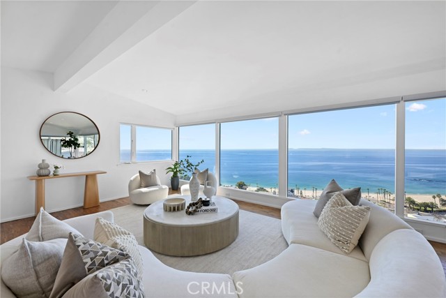 Detail Gallery Image 4 of 46 For 31161 Holly Dr, Laguna Beach,  CA 92651 - 5 Beds | 2/1 Baths