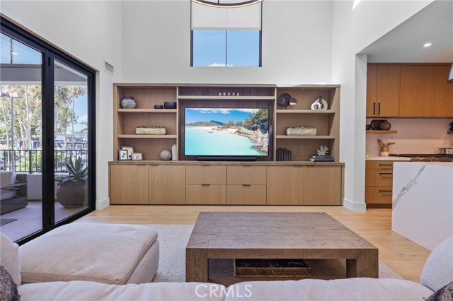 Detail Gallery Image 4 of 19 For 508 1/2 Goldenrod Ave, Corona Del Mar,  CA 92625 - 2 Beds | 2/1 Baths