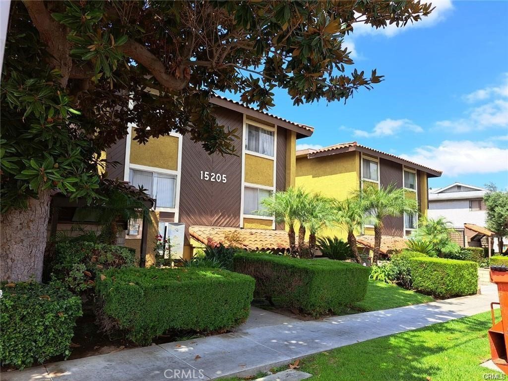 15205 S Budlong Avenue #9