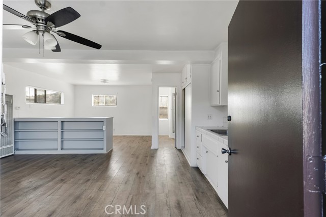 Detail Gallery Image 8 of 32 For 213 E Hazel St, Inglewood,  CA 90302 - 4 Beds | 3 Baths