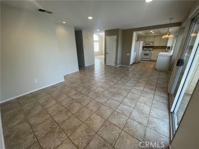 Detail Gallery Image 7 of 31 For 28706 Bridge Water Ln, Menifee,  CA 92584 - 4 Beds | 3 Baths