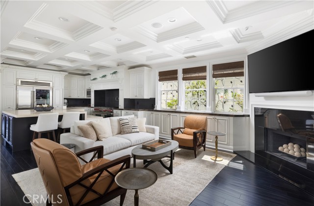 2681 Crestview Drive, Newport Beach CA: https://media.crmls.org/medias/9c929a36-1b22-44b3-ac0d-9e3981432a92.jpg