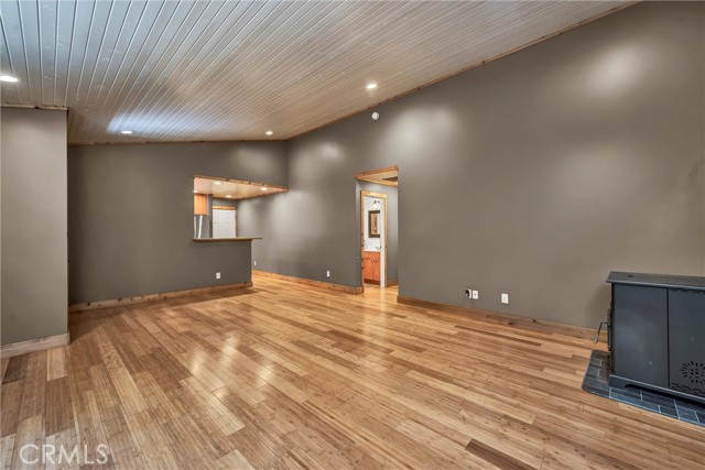 Detail Gallery Image 5 of 29 For 16600 Mountain View Dr, Cobb,  CA 95426 - 2 Beds | 2 Baths