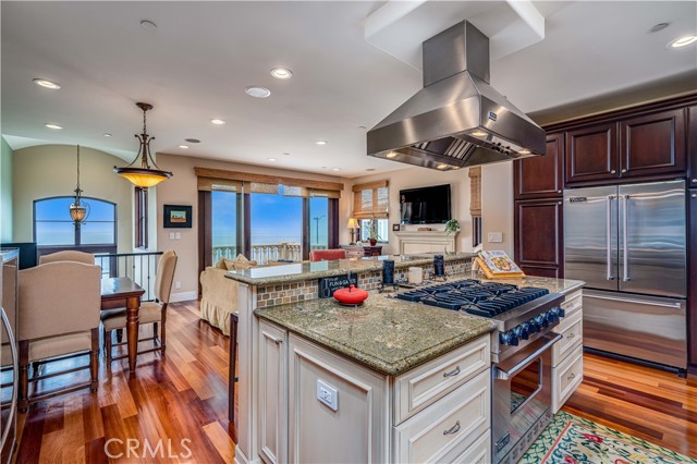 1724 Esplanade, Redondo Beach, California 90277, 3 Bedrooms Bedrooms, ,1 BathroomBathrooms,Residential,Sold,Esplanade,SB21185823