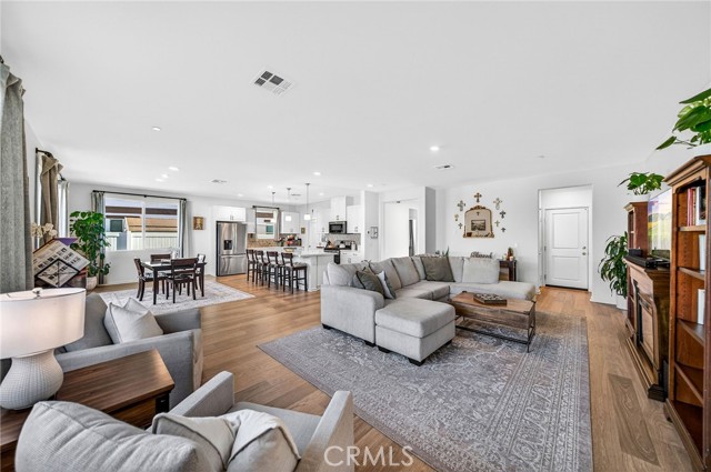 Detail Gallery Image 11 of 63 For 36316 Beacon Light Way, Wildomar,  CA 92595 - 4 Beds | 3 Baths