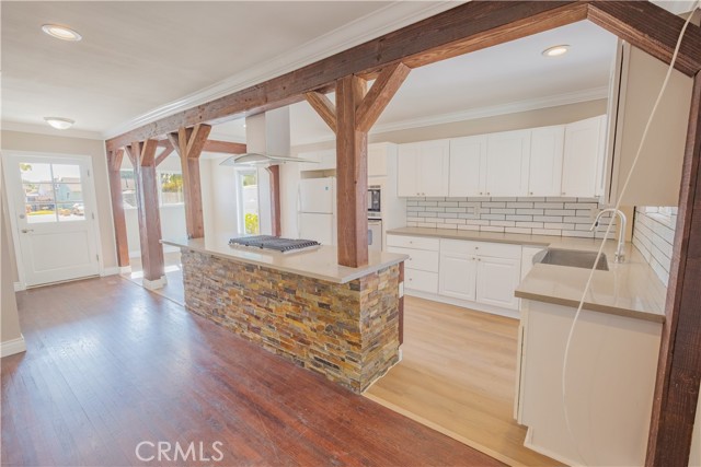 12019 Busiris Ave, Norwalk CA: https://media.crmls.org/medias/9c94a561-fe95-43ec-a366-f254288d564d.jpg