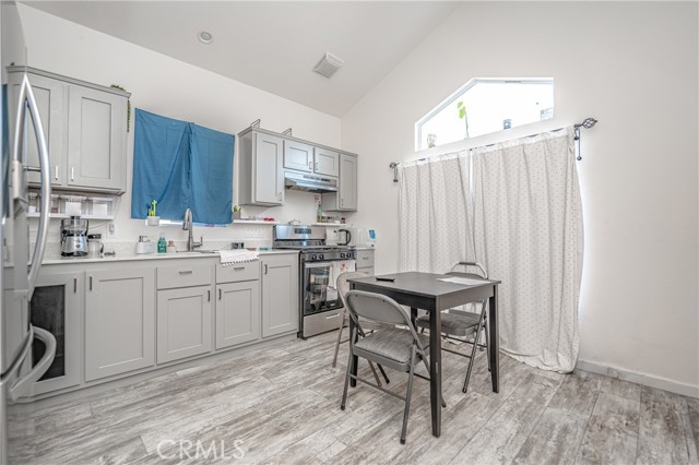 Detail Gallery Image 4 of 24 For 13525 S Vermont Ave #17,  Gardena,  CA 90247 - 1 Beds | 1 Baths