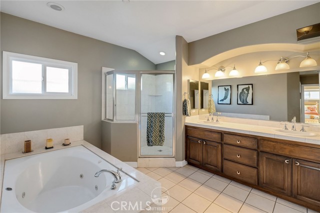 Detail Gallery Image 34 of 47 For 1911 Speyer a,  Redondo Beach,  CA 90278 - 4 Beds | 2/1 Baths