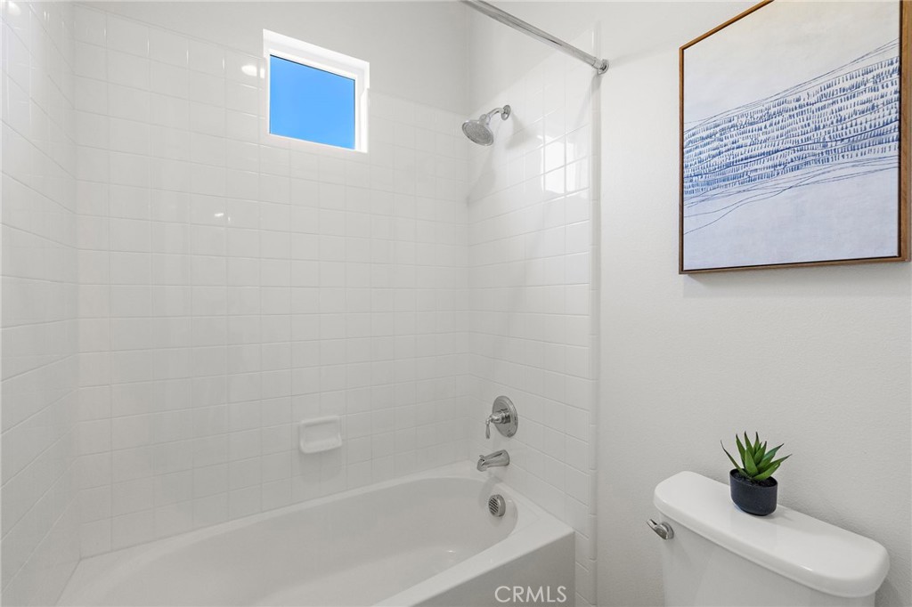 https://media.crmls.org/medias/9c9641a2-c2f6-406c-9ac8-fba9651d4b5d.jpg?preset=X-Large