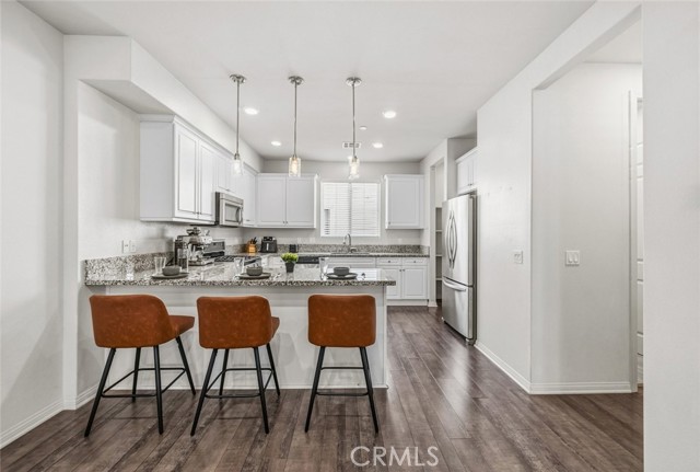 Detail Gallery Image 8 of 40 For 7214 N Chestnut, Van Nuys,  CA 91405 - 2 Beds | 3 Baths