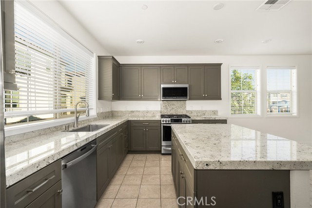 Detail Gallery Image 12 of 25 For 18318 Iris, Yorba Linda,  CA 92886 - 4 Beds | 3/1 Baths