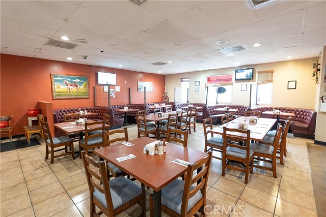 5949 Whittier, Los Angeles CA: https://media.crmls.org/medias/9c98673e-16c7-4e49-9f77-f4feeedff41b.jpg