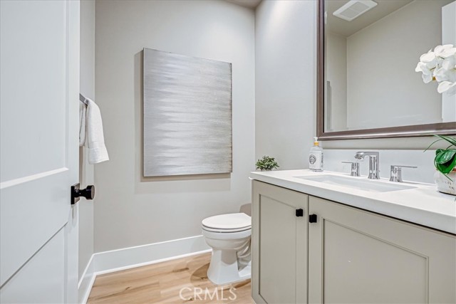 100 Bozeman, Irvine CA: https://media.crmls.org/medias/9c98d00d-196c-4420-887b-63f2cc734e8b.jpg