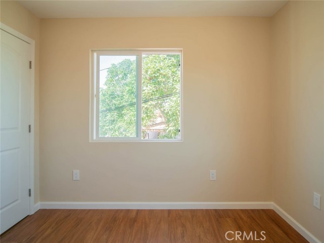 1805 W 35th Street, Los Angeles CA: https://media.crmls.org/medias/9c9984dd-7059-4d04-ba64-2b7e45306bd5.jpg