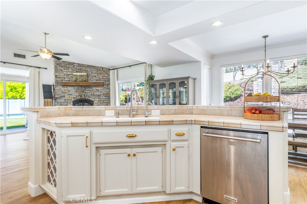 1307 Crown Way