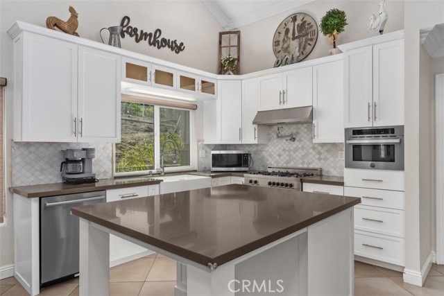 5590 Calle Vista Linda, Yorba Linda CA: https://media.crmls.org/medias/9c99a0d4-6b92-40e2-9bd1-638b1c23ad17.jpg