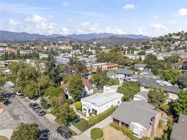 Detail Gallery Image 9 of 29 For 1216 E Cottage Grove Dr, Glendale,  CA 91205 - 3 Beds | 2 Baths