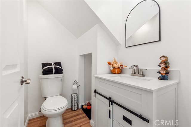 Detail Gallery Image 23 of 41 For 1330 W 48th St, Los Angeles,  CA 90037 - 4 Beds | 3/1 Baths