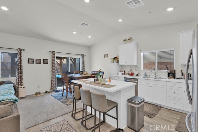 Detail Gallery Image 5 of 27 For 15389 Diamond, Victorville,  CA 92394 - 3 Beds | 2 Baths