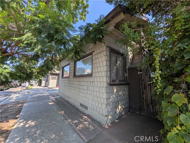 Detail Gallery Image 4 of 5 For 408 E Del Mar Bld, Pasadena,  CA 91101 - 2 Beds | 1 Baths